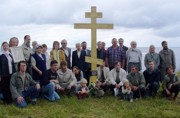 Участники конференции и жители Талабска у Поклонного Креста