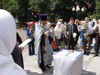 Молитвенной стояние в поддержку востановления Страстного монастыря в Москве, 14 июля 2007 г.