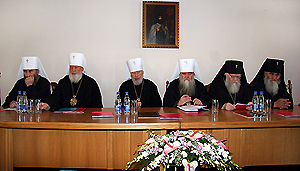 На заседании Священного Синода УПЦ 14 ноября 2007 г.