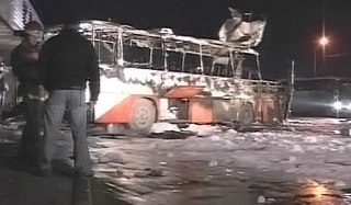 Взорванный рейсовый автобус "Икарус" на автовокзале Невинномысска