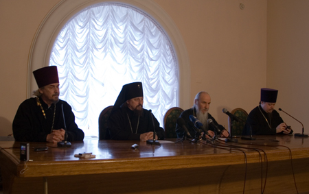 На пресс-конференции по итогам первых дней работы Архиерейского Собора РПЦ