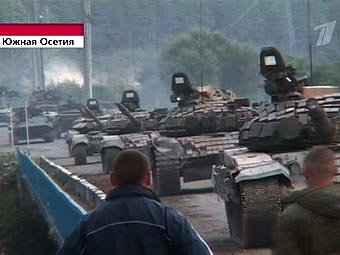 Колонна российских танков в Южной Осетии