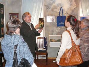 Председатель МНАТ В.М.Ловчев рассказывает о Празднике трезвости в Музее Е.А.Боратынского