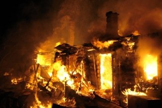 Сгоревший дом о. Серапиона (Митько) (фото с сайта Ярославской епархии)