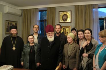 Патриарх Илия II и прихожане Тбилисской церкви Иоанна Богослова