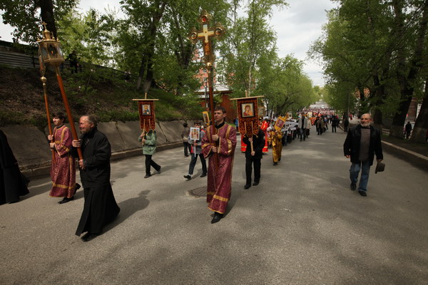 Крестный ход в Томске 24 мая 2009 г. (Фото с сайта Томской епархии)