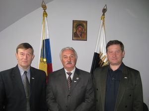 А.П.Солуянов (в центре) и руководство *Народного Собора*