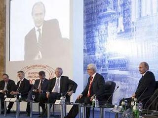 VIII Международный инвестиционный форум в Сочи. 18.09.2009 г. Крайний справа – В.Путин (Фото Рейтер)