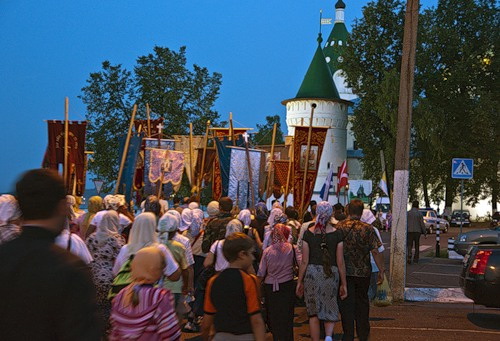 Крестный ход в ночь на 17.07.2010 в Костроме