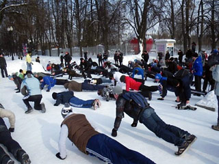 Акция русской молодёжи в Измайловском парке в Москве