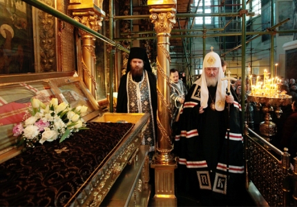 Патриарх Кирилл на службе в Донском монастыре