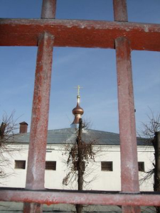 Крест на Покровском храме