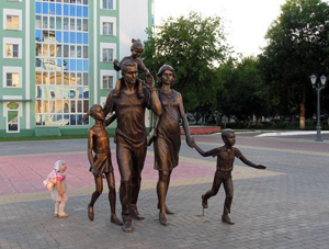 Скульптура "Семья"