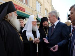 Святейший Патриарх Кирилл и мэр Москвы Сергей Собянин посетили фестиваль Пасхальный дар
