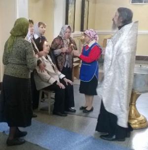 Крещение ветеранок в Покровском соборе Владивостока