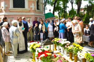 Панихида на могиле А. Солженицына в Донском монастыре в Москве