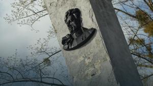 Памятник Черняховскому в Польше