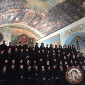 Братия Пантелеимонова монастыря на Афоне