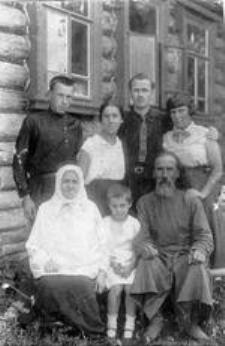 Протоиерей Александр Талызин в кругу семьи, 1937 г.