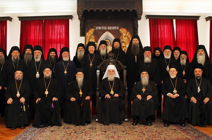 Архиереи Сербской Православной Церкви во главе с Патриархом Иринеем