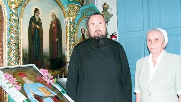Мироточащая икона священномученика Макария Оренбургского