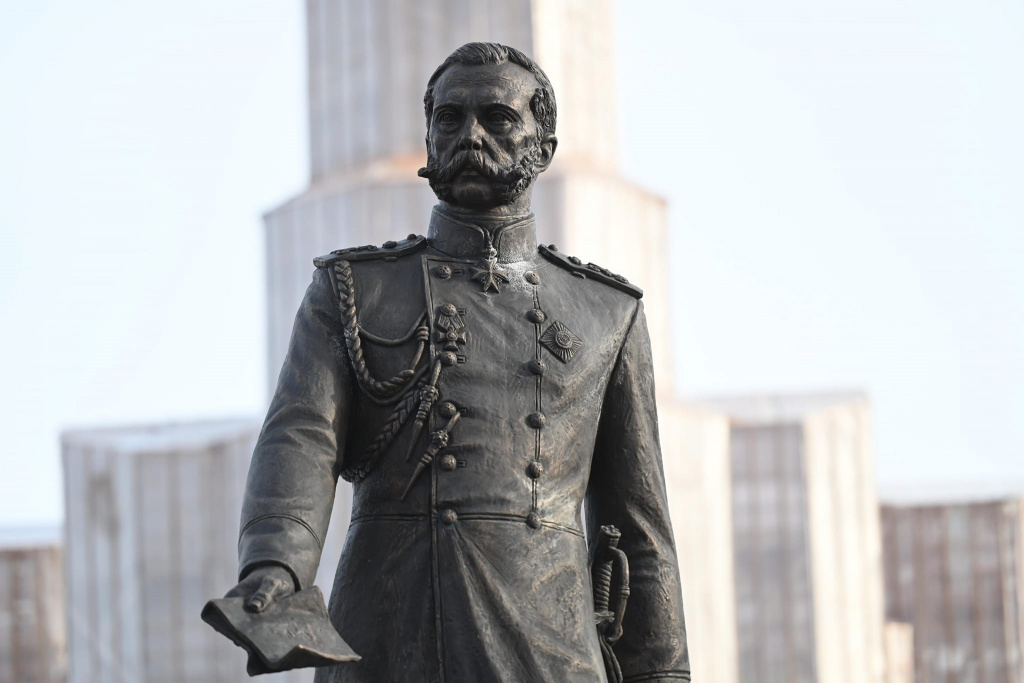 Памятник Императору Александру II в Челябинске