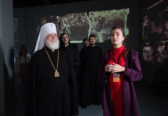 Митрополит Крутицкий и Коломенский Павел на открытии выставки в честь новомучеников российских