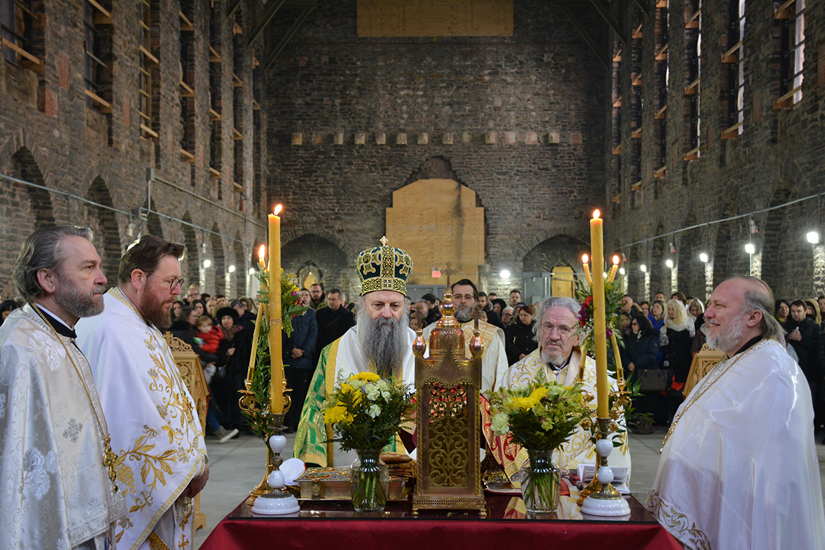 Патриарх Сербский Порфирий возобновил богослужения в старейшем православном соборе Нью-Йорка