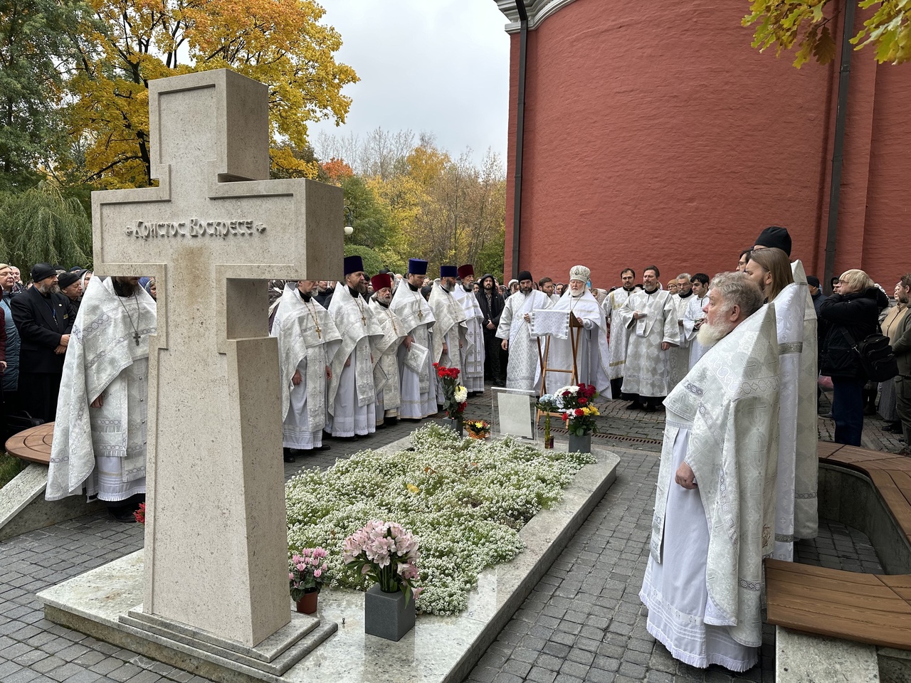 Панихида на могиле отца Димитрия Смирнова