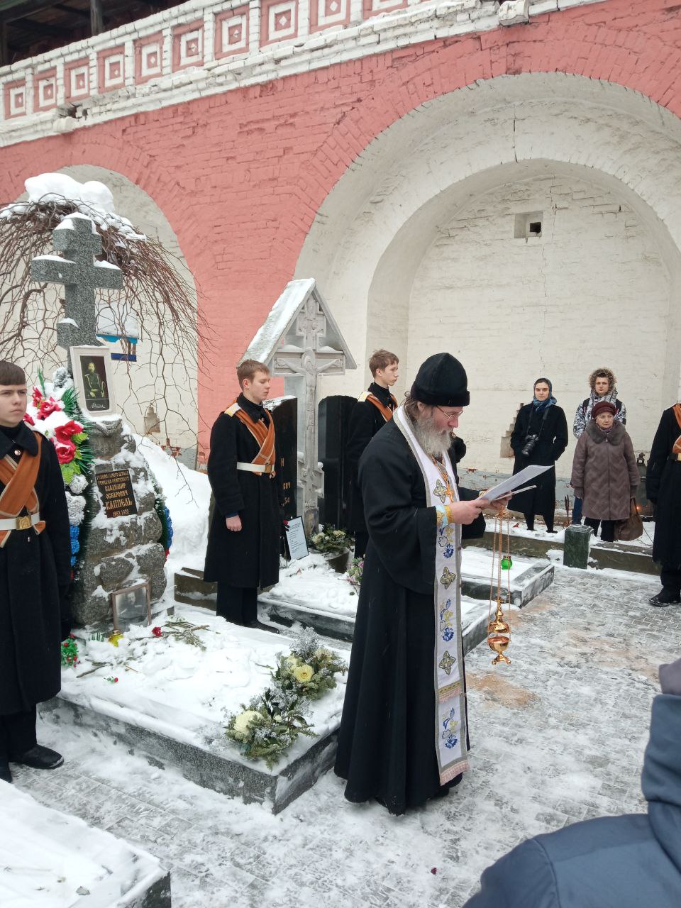 На могиле генерала Каппеля