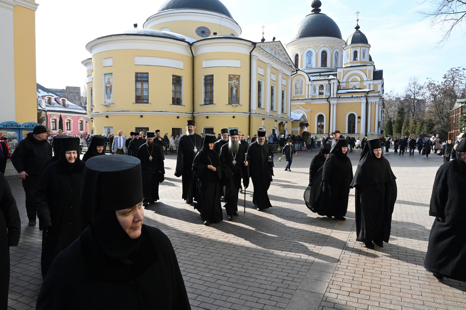 Сербский Патриарх Порфирий в Покровском монастыре Москвы