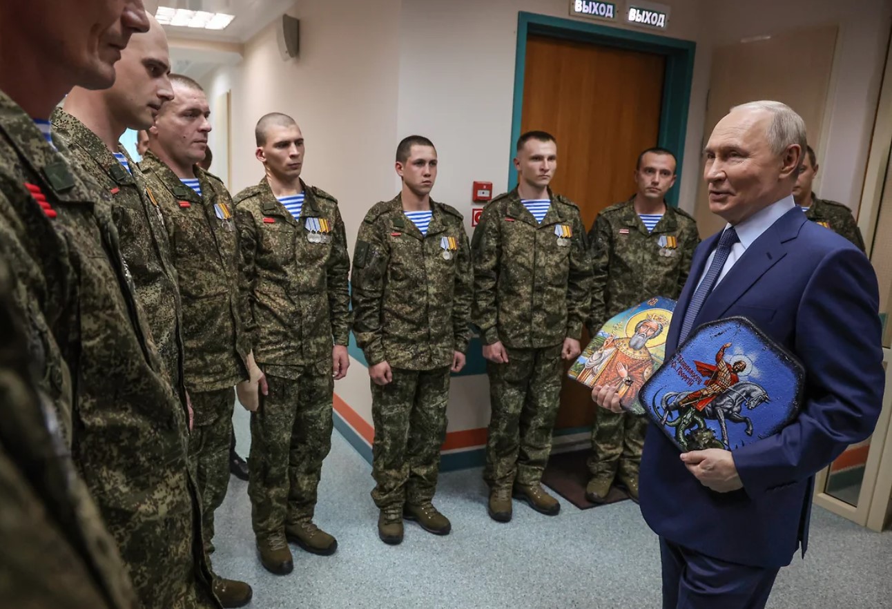 Президент России Владимир Путин посетил раненных российских военных 