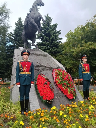 В Москве у памятника Георгиевскому кавалеру прошли мемориальные торжества в честь русского офицера