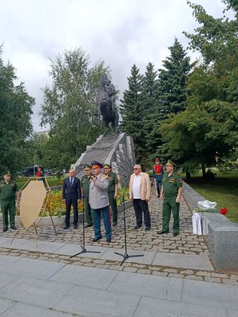 В Москве у памятника Георгиевскому кавалеру прошли мемориальные торжества в честь русского офицера