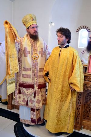 Епископ Стобийский Давид (Нинов) рукополагает клирика