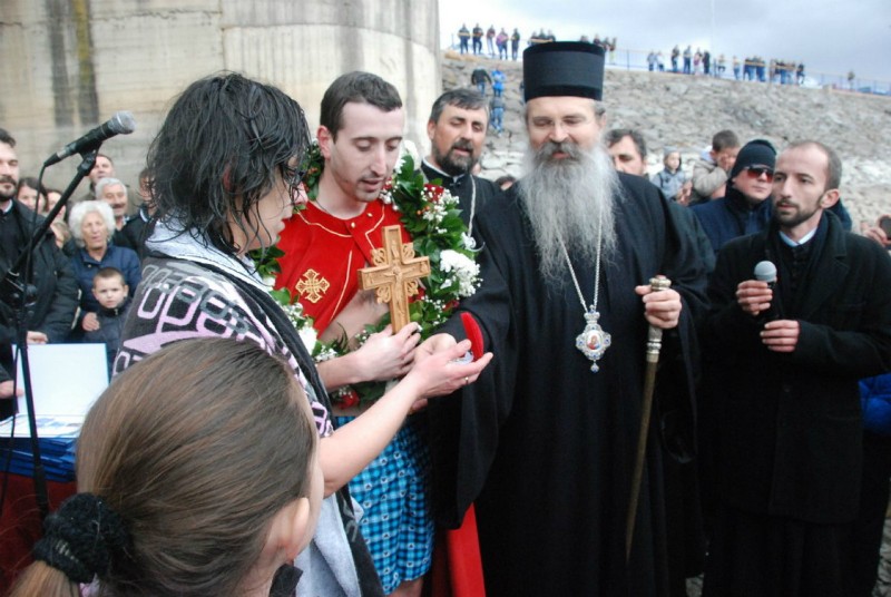Епископ Рашко-Призренский Феодосий с победителем