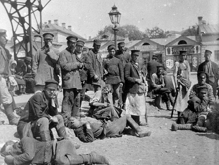 Рабочие-подёнщики на Хитровке, начало XX века