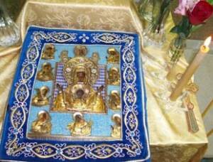 Курская-Коренная икона Богородицы *Знамение* – главная святыня Русской Зарубежной Церкви. Ее называют также Одигитрией русского рассеяния