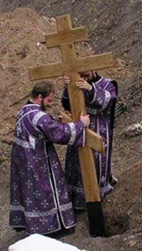 Установка поклонного креста у святого источника (Н.Новгород)