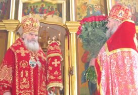 Протоиерей Василий Кабанов поздравляет архиепископа Вениамина с Днем Ангела