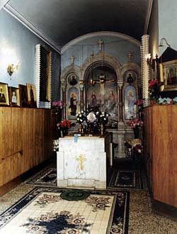 Гробница святой блаженной Ксении Петербургской в часовне на Смоленском кладбище