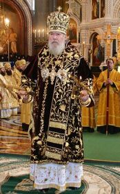 Святейший Патриарх Алексий II во время Божественной литургии по случаю 16-летия своей интронизации
