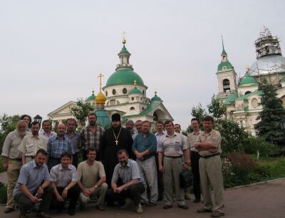 Участники паломничества Русской линии в Спасо-Яковлевском монастыре в Ростове