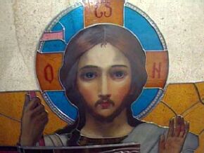 Витраж "Воскресение Христово" великокняжеской усыпальницы Петропавловского собора 