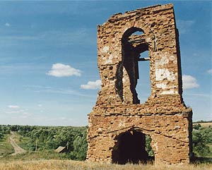 Предположительно останки колокольни Михаило-Архангельского храма села Боровая Полянщина
