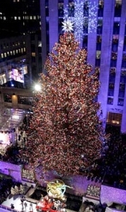 Главная рождественская ель Нью-Йорка перед Рокфеллер-центром 