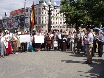 Молитвенное стояние в поддержку восстановления Страстного монастыря в Москве, 14 июля 2007 г.