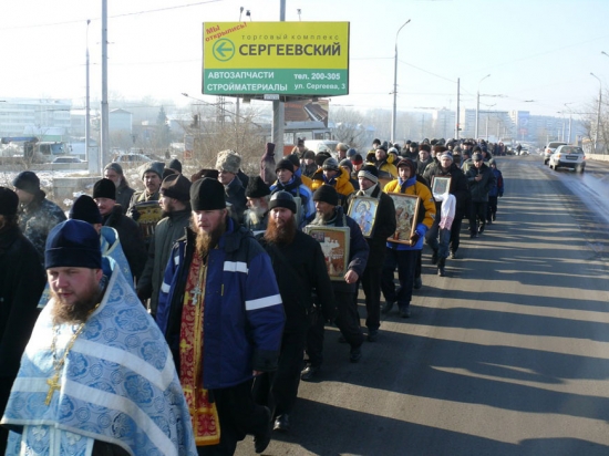 Крестный ход "Владивосток-Москва" идет по Иркутску