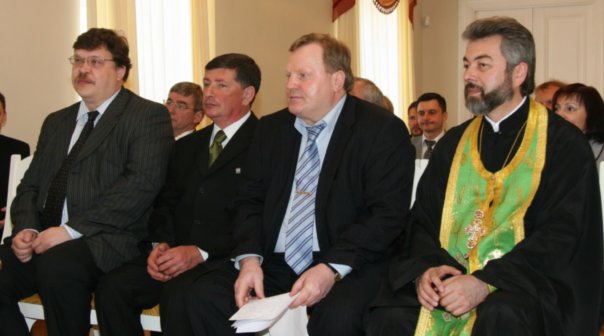 На презентации фонда Православная Русь – второй справа – дмитрий Грачев