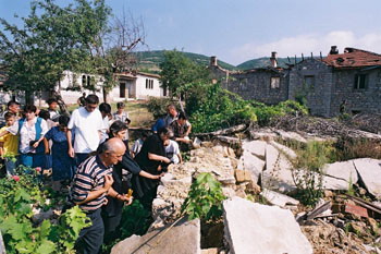 Разрушенный храм святых Доминиана и Косьмы в Косово